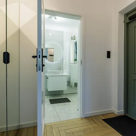 Solo Na Wyspie, Blisko Morza Sobieszewo *