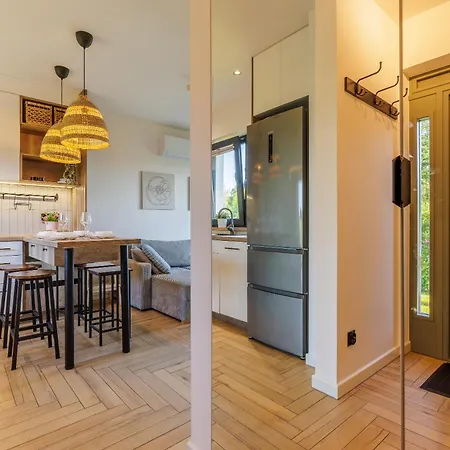 Solo Na Wyspie, Blisko Morza Sobieszewo